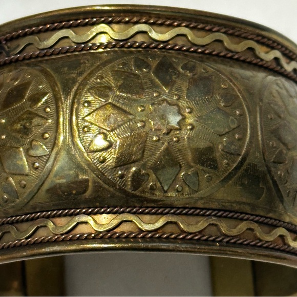 Vintage Copper Brass Cuff Bracelet Made in India Embossed - Picture 3 of 9